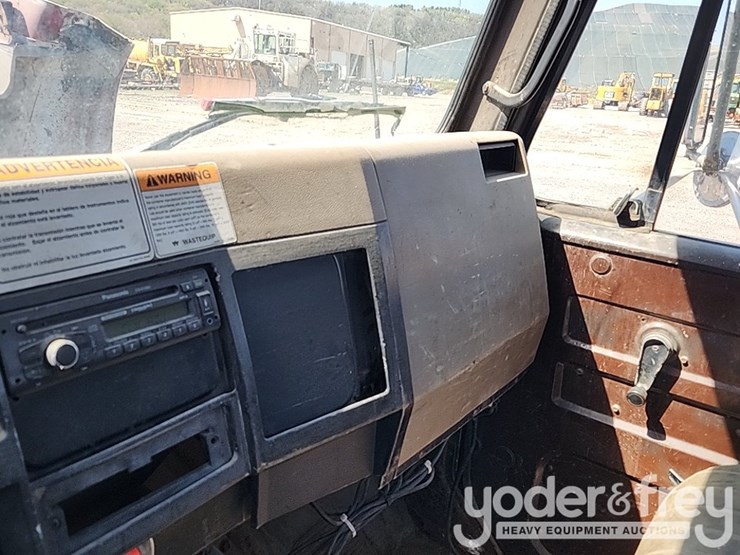 1989-international-4900-image-32