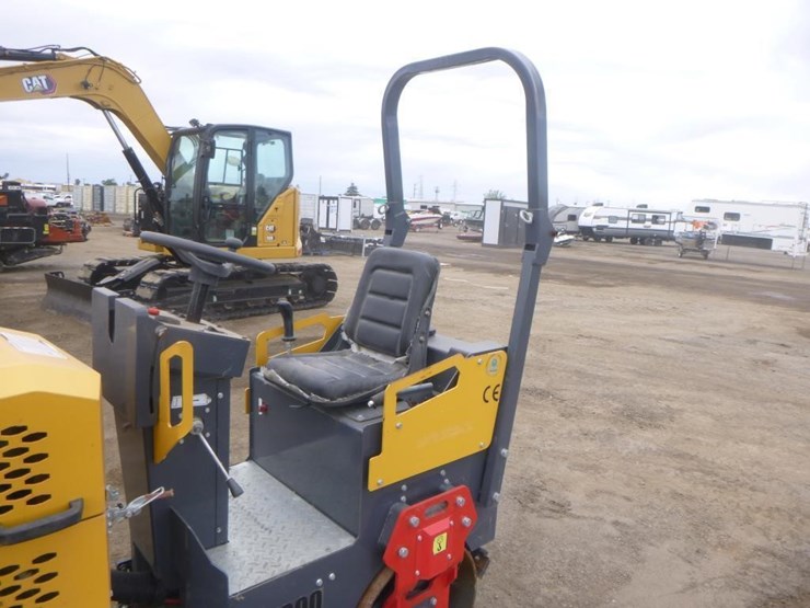 2024-sdlool-tr1000-tandem-vibratory-roller-image-16