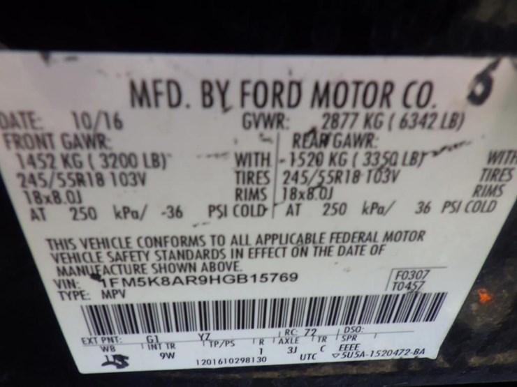 2017-ford-explorer-image-16