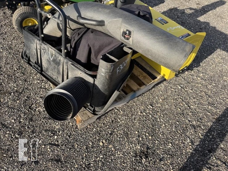 john-deere-x300-image-22