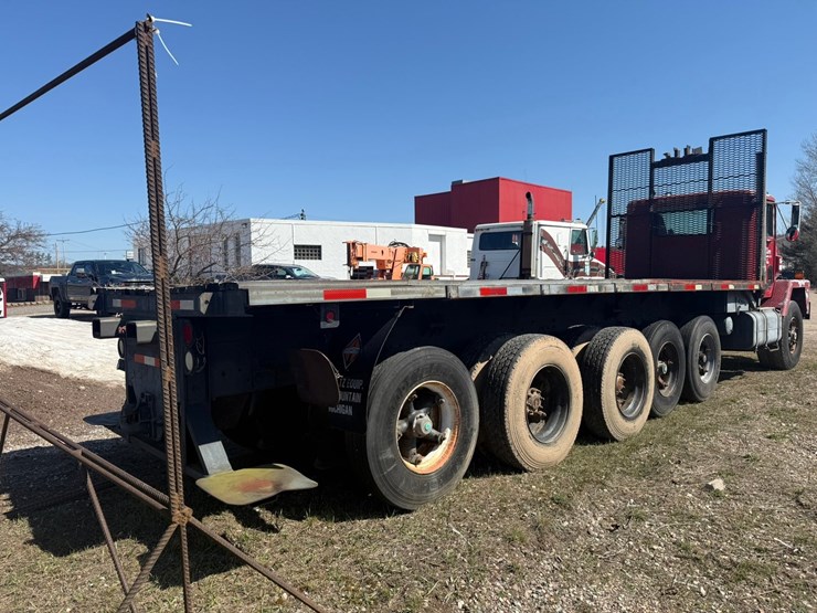 #1119-•-1990-international-navistar-paystar-5000-26'-flat-bed-truck-image-5