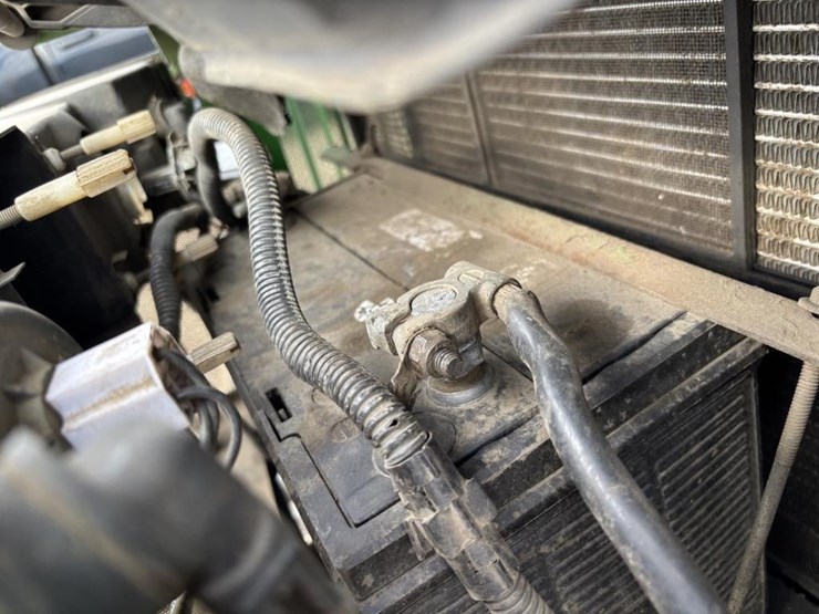 2001-john-deere-6410-image-58