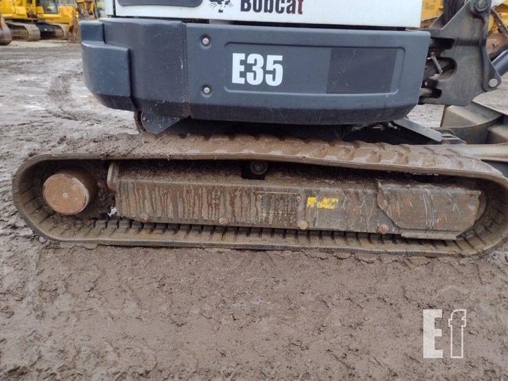 2014-bobcat-e35-image-35