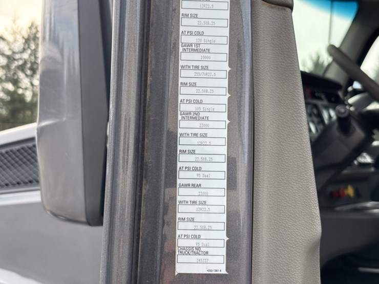 2019-kenworth-t880-image-39