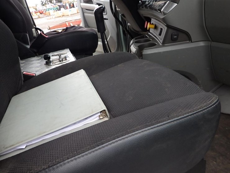 2019-kenworth-t880-image-82