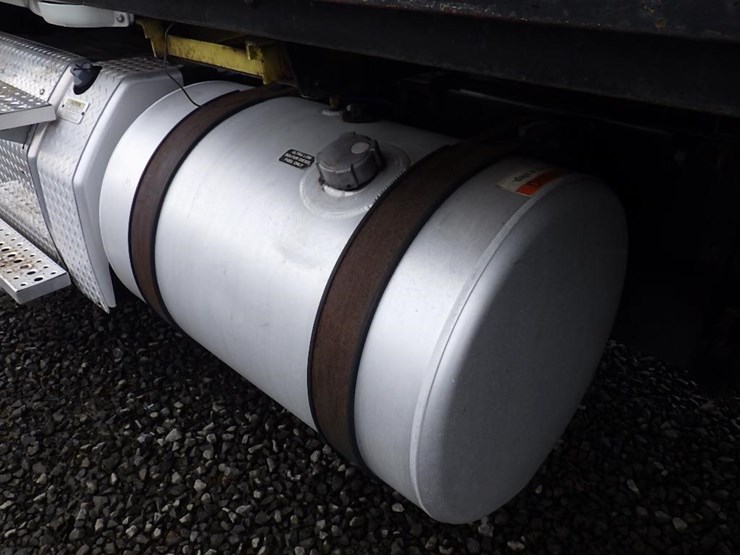 2012-freightliner-cascadia-125-image-58