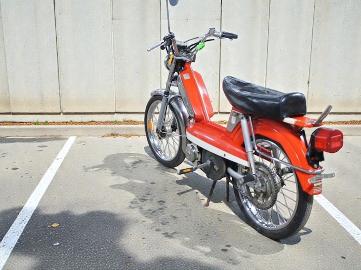 1979-peugeot-105-moped-image-6