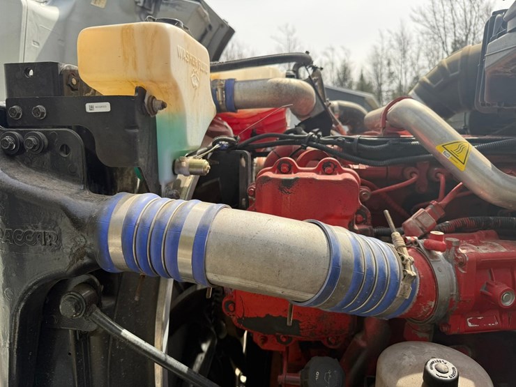 2015-peterbilt-579-image-16