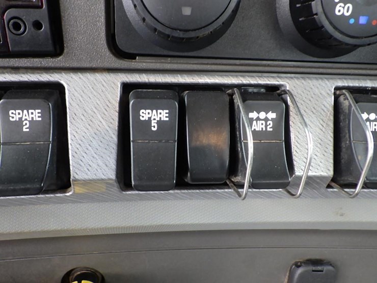 2019-kenworth-t880-image-104