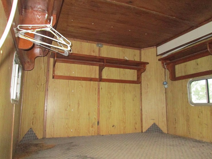 #46187-•-1990-featherlite-g1108-46'-s/a-aluminum-horse-trailer-1fpl38105la912062-image-28