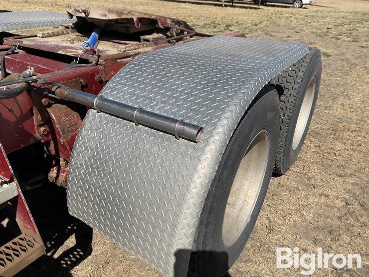 1987-peterbilt-359-image-17