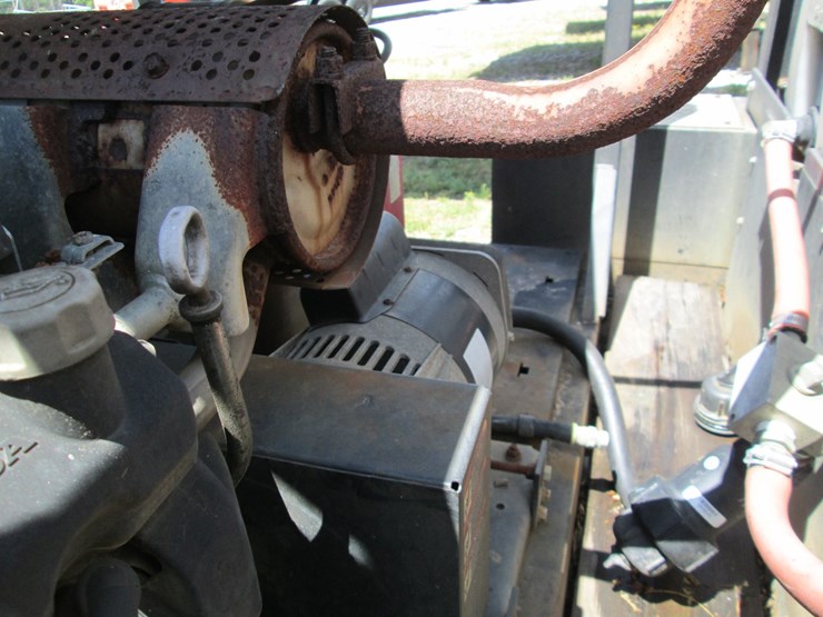 #36732-•-mi-t-m-102"-t/a-steel-3500-power-washer-trailer-image-25