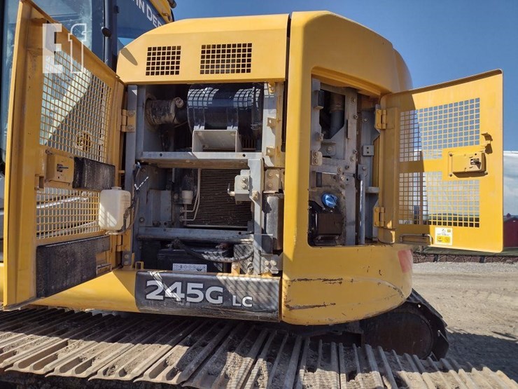 2014-deere-245g-lc-image-21