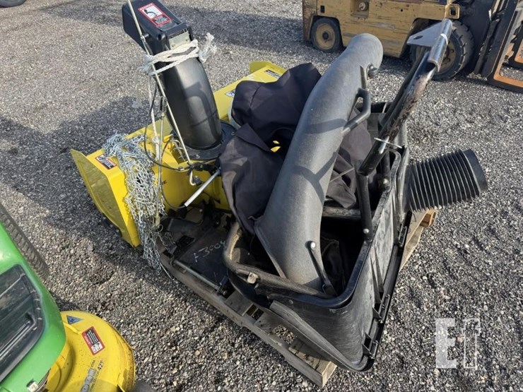 john-deere-x300-image-3