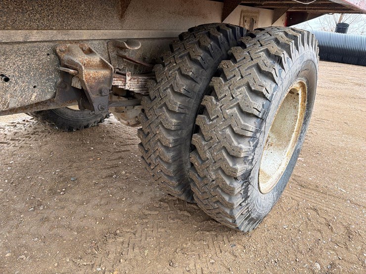 ford-f700-image-13