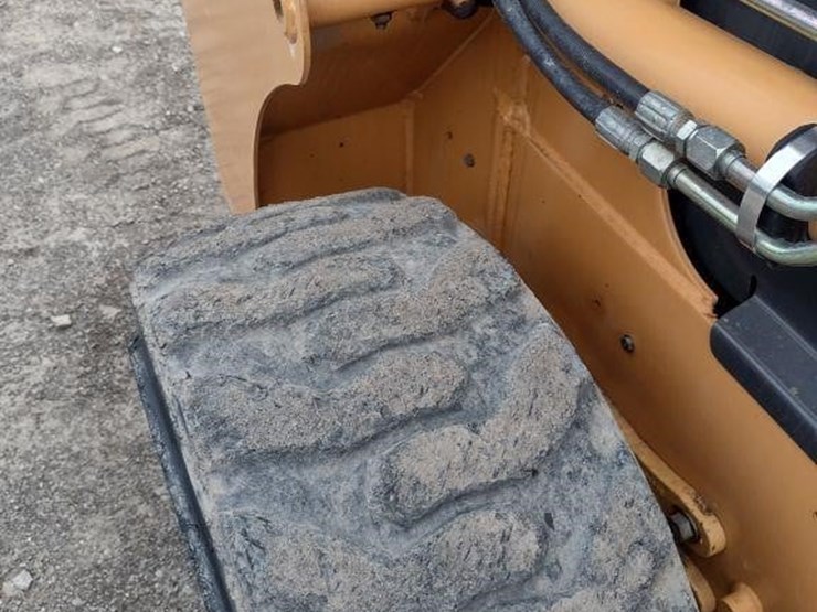 2001-case-60-xt-image-17