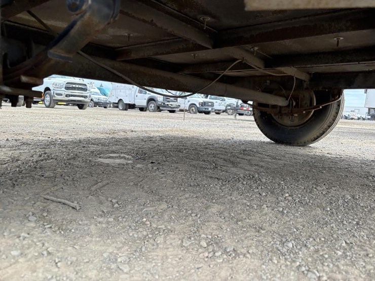 8'-s/a-enclosed-trailer-image-15