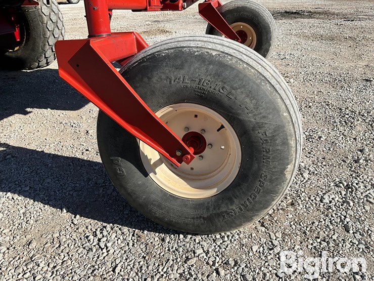 2011-new-holland-h8080-image-18