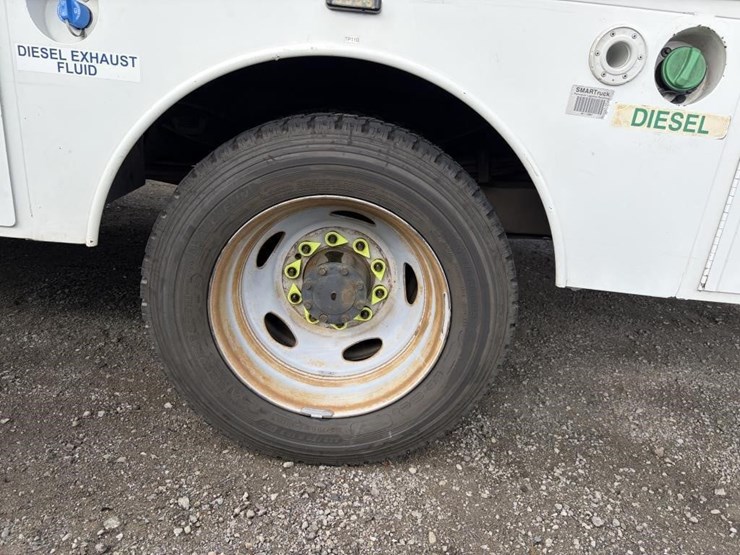 2012-ford-f550-image-5