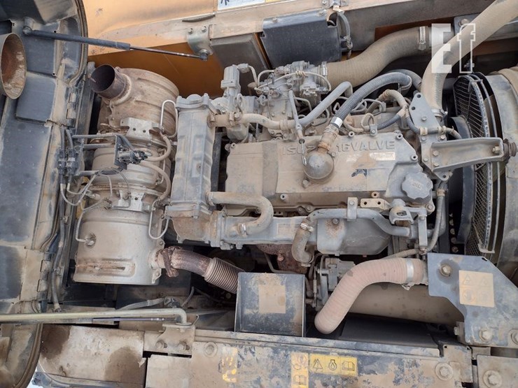 2015-case-cx250c-image-35