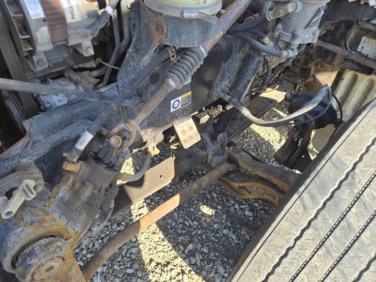 2013-peterbilt-386-image-39