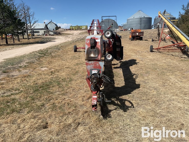 feterl-12”-diameter-auger-w/swing-away-image-2