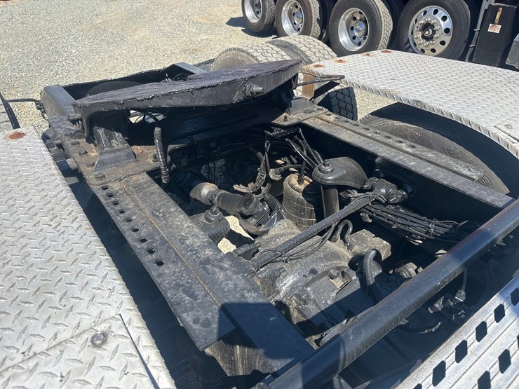 2008-peterbilt-386-image-24