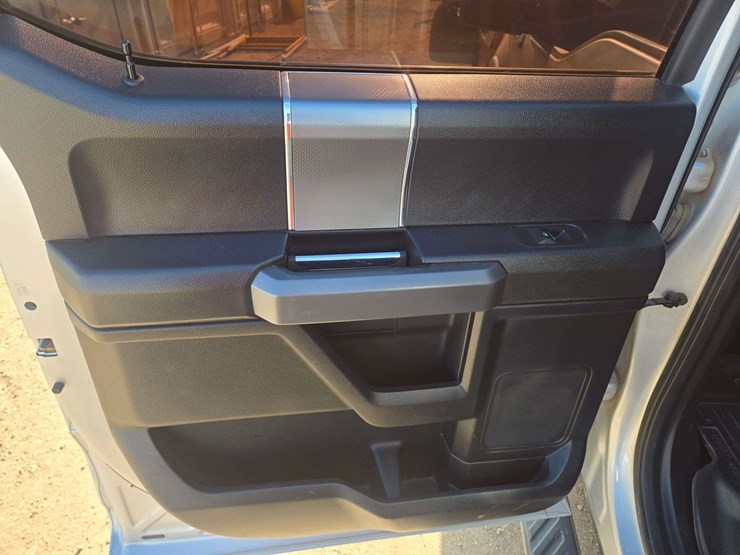 2017-ford-f150-xl-image-9