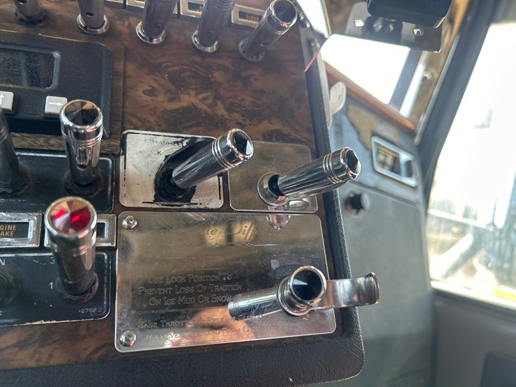 1999-kenworth-t600-image-74