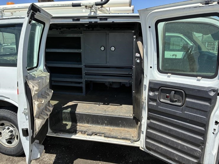 2007-chevrolet-express-2500-image-9