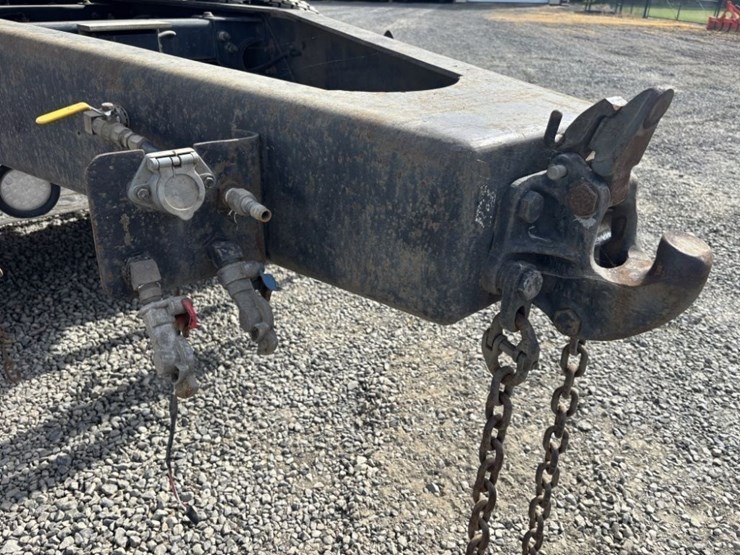 2018-peterbilt-367-image-23