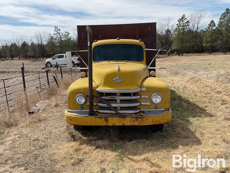1953-diamond-t-622-28m-t/a-grain-truck-image-2