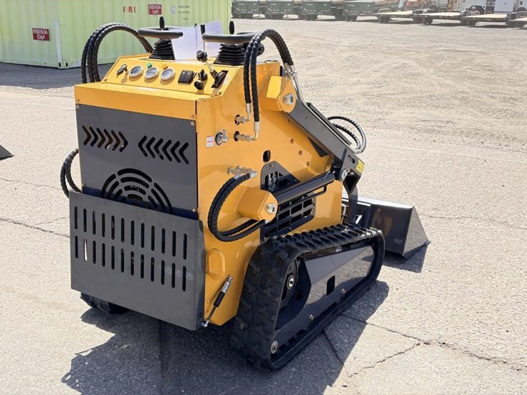 2026-zjg-zj-380-skid-steer-loader-image-3