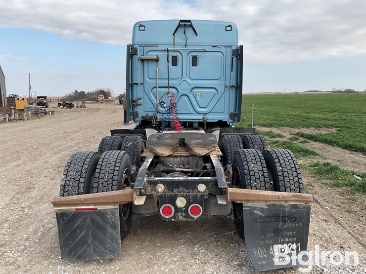 2012-freightliner-cascadia-113-image-6