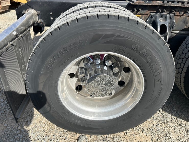 2018-kenworth-t680-image-86