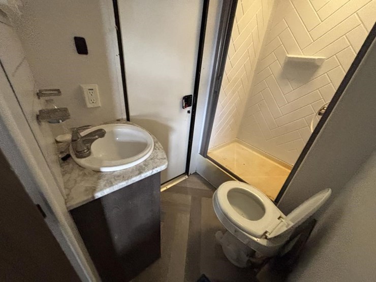 2020-wildwood-wdt26dbud-ca-travel-trailer-image-41