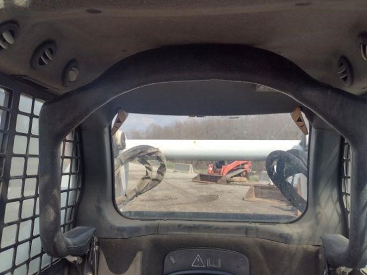 2012-bobcat-s650-image-10