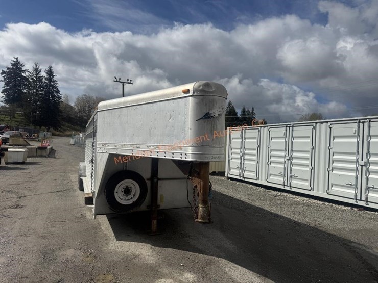 1996-featherlite-8120-image-27