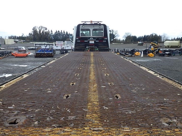 2012-freightliner-cascadia-125-image-9