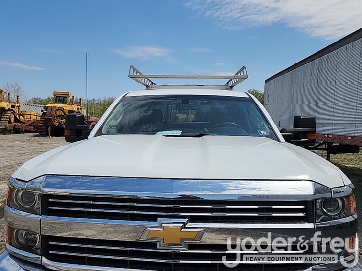2018-chevrolet-silverado-3500hd-image-19