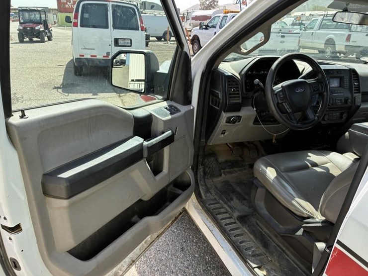 2018-ford-f150-xl-image-10