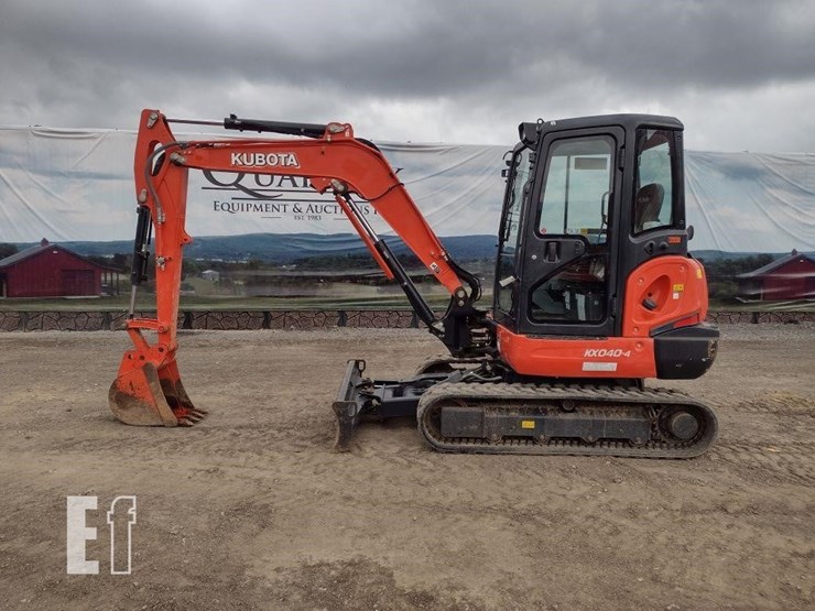 2020-kubota-kx040-4-image-1