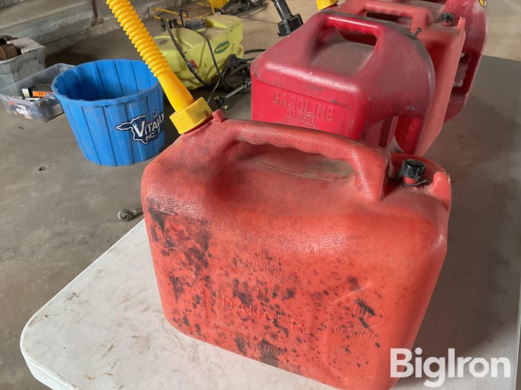 poly-fuel-cans-image-9