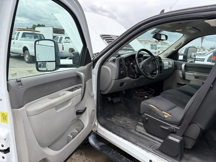 2012-gmc-sierra-2500-image-12