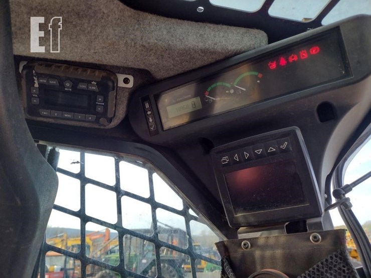 2022-deere-325g-image-7