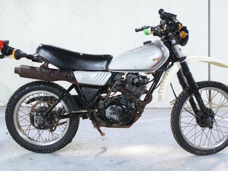 1981-yamaha-xt250-motorcycle-image-1