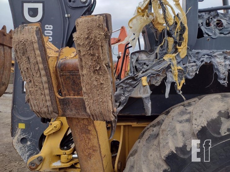 2010-deere-310j-image-23