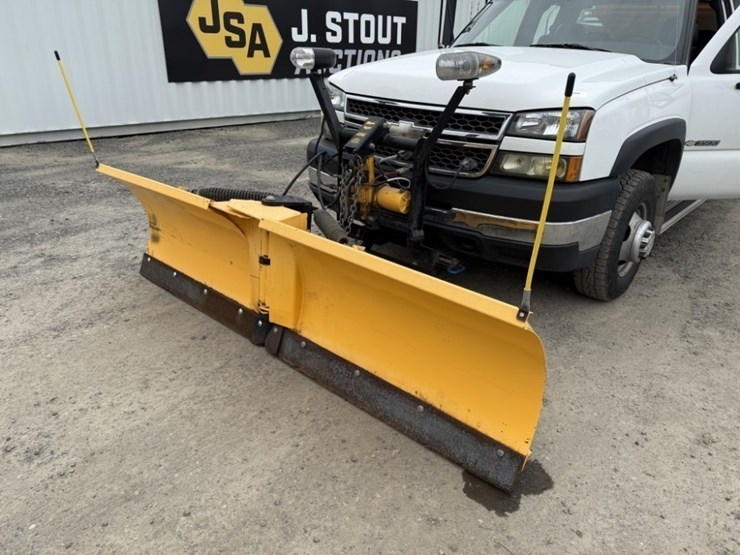 2005-chevrolet-silverado-3500-image-19