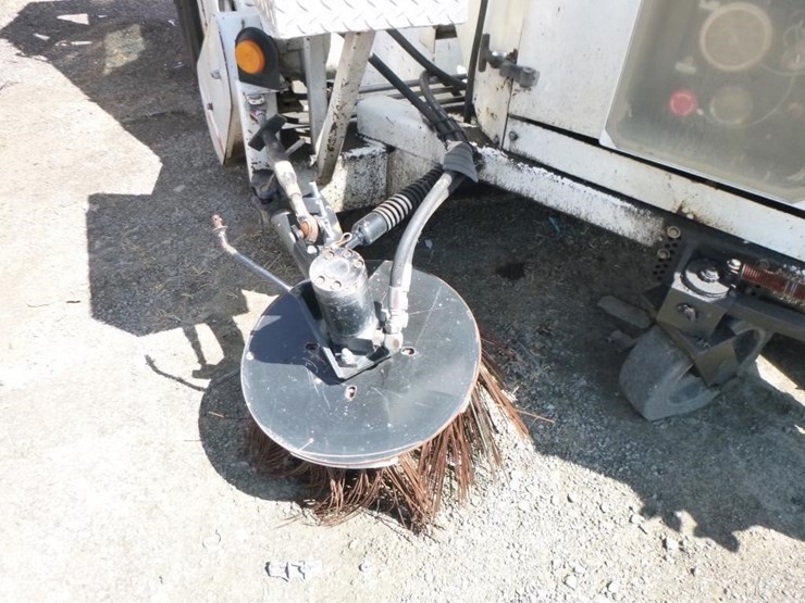 2004-barber-towable-road-rake-200-image-18