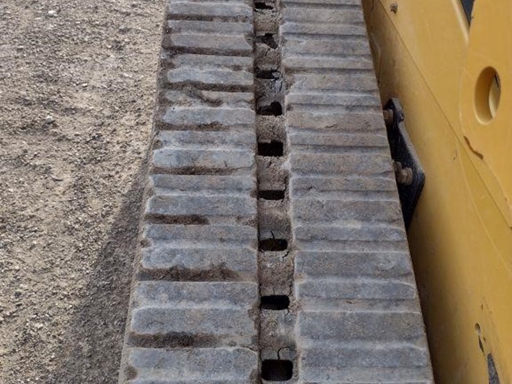 2020-caterpillar-259d3-image-27